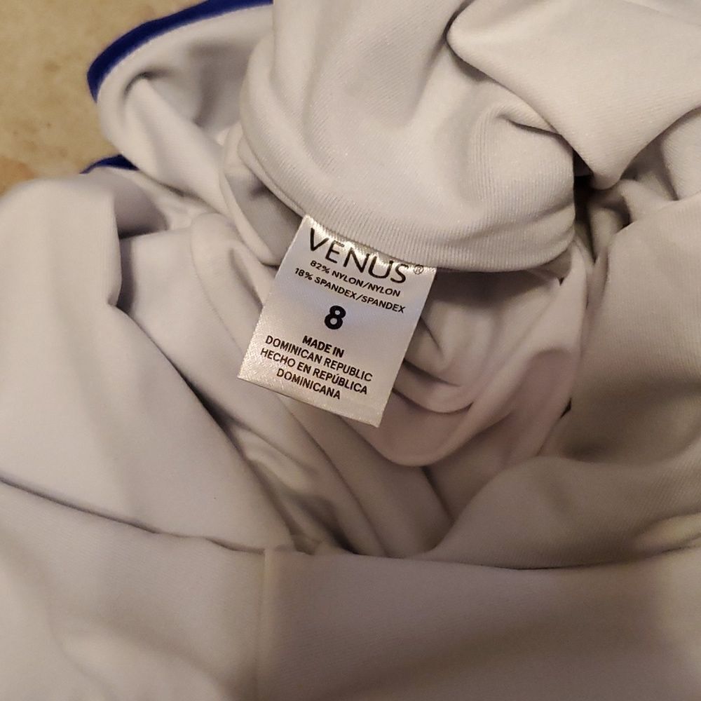 Crisscross One-Piece slimming suit & nwt cover up - Picture 7 of 8